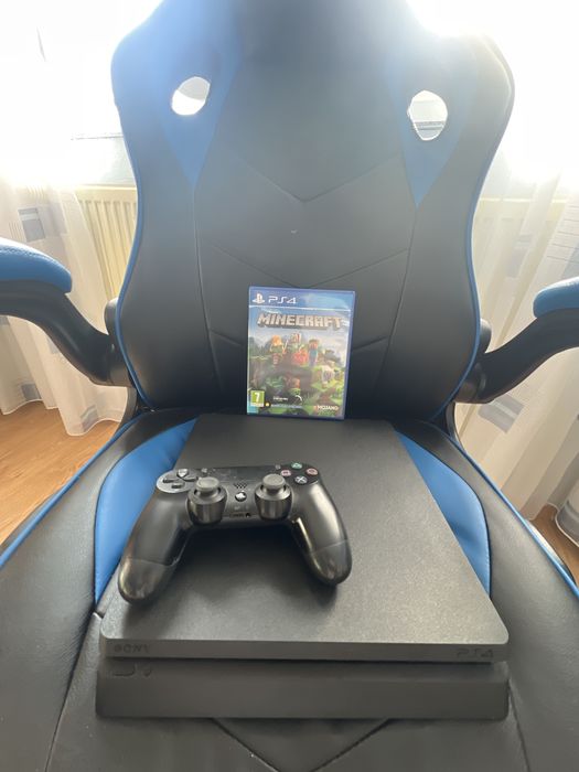 PS4 Slim с 4 игри и джойстик