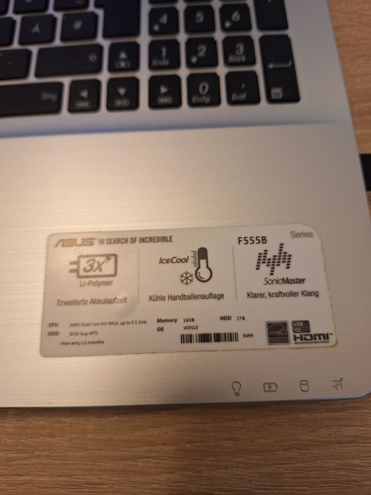 Laptop Asus F555B  AMD A9-9410 , 8 GB  , ssd 128 GB  , FullHD 15.6"