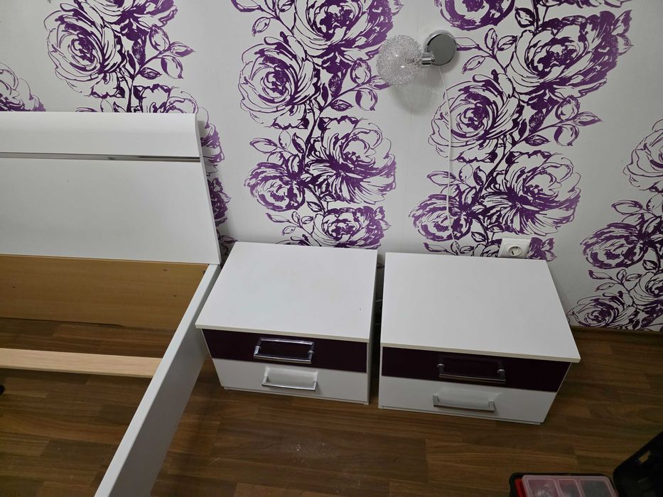 Мебели за спалня (легло, гардероб, шкаф и 2 нощни шкафчета)