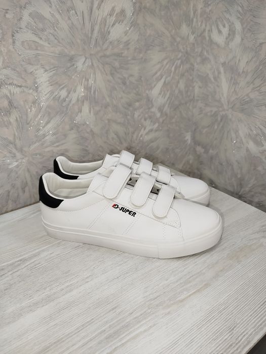 Продаётся женские кеды