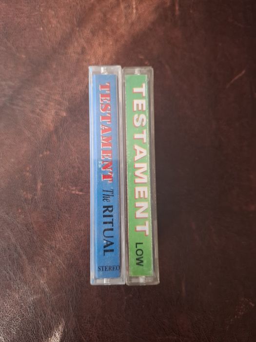 Дискове и аудиокасети на метъл групи