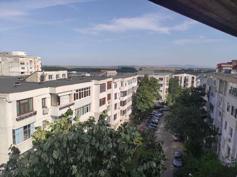 Vand apartament urgent