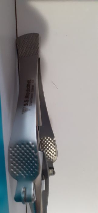 Пинцета- нова 25лв.