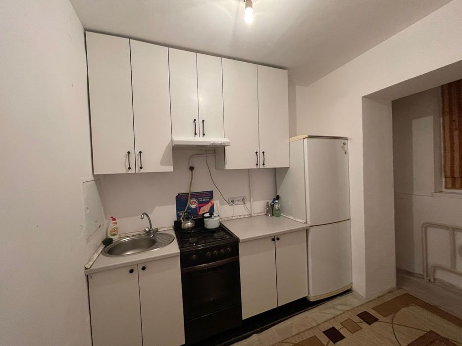 1комнат үй сатылады