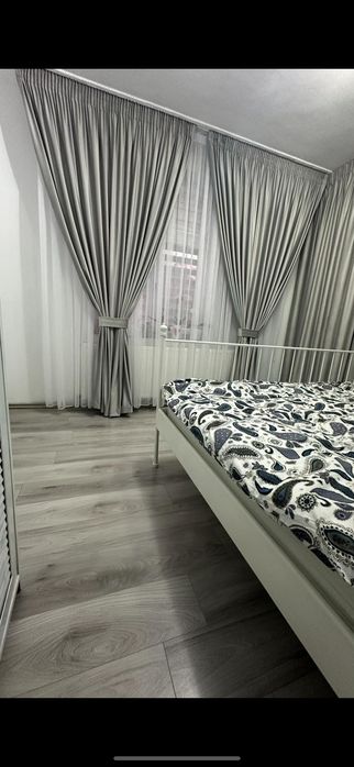 Pat cadru metalic alb cu saltea