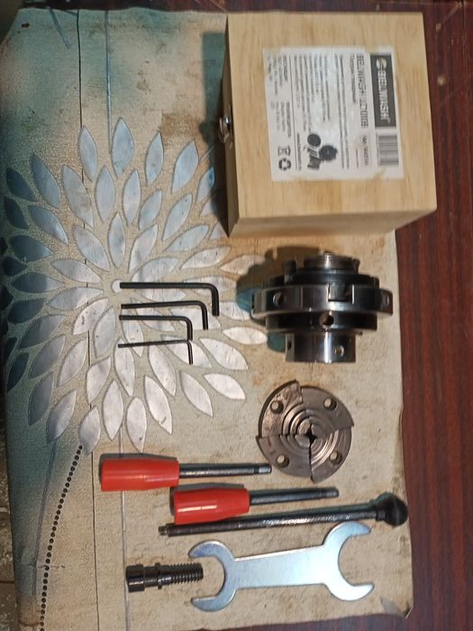 Продам  токарный станок по дереву ,Белмаш,