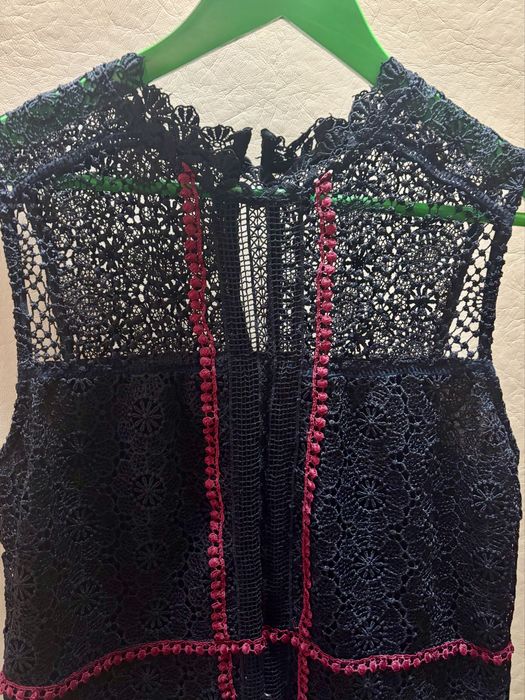 Кружевное вечернее платье