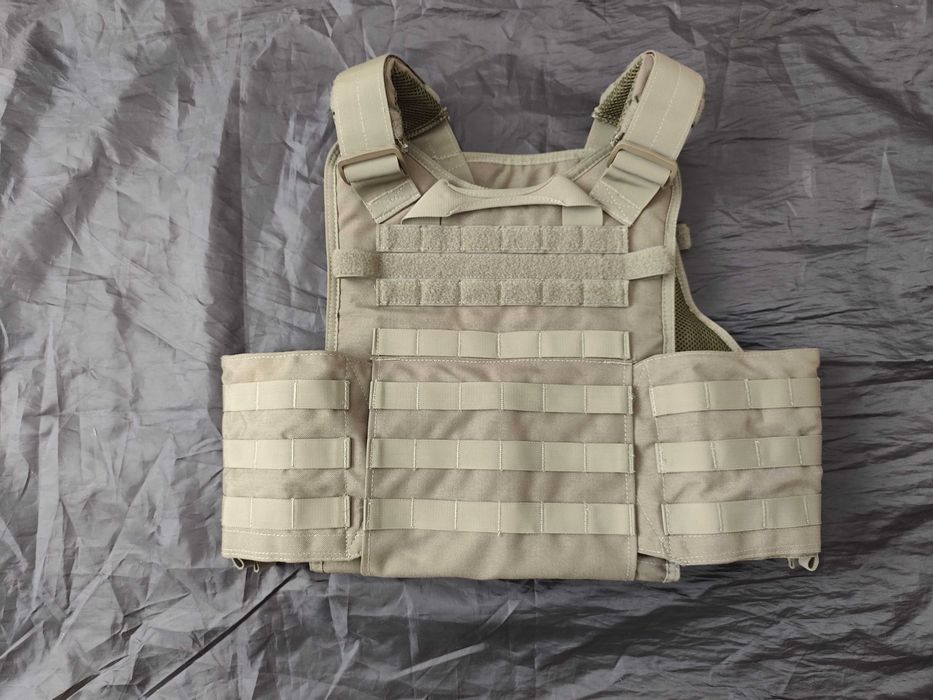 AIRSOFT ЕЪРСОФТ ЕКИПИРОВКА (Plate Carrier, джобове и аксесоари)