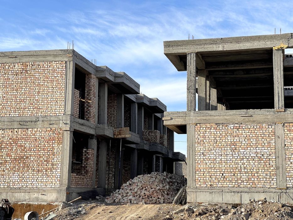 Продаю коттеджи. 1.7 сотки. 300м2.