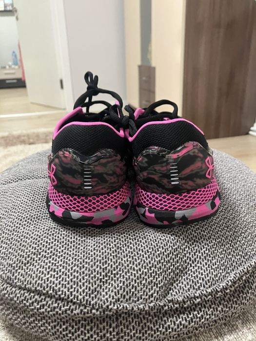 Маратонки Under Armour  36.5 номер