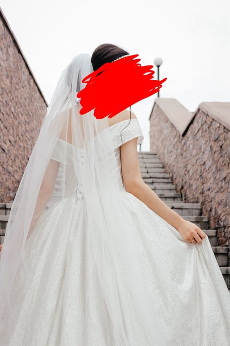 Блестящее свадебное платье