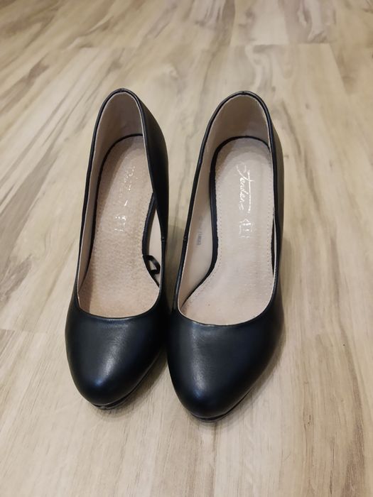 Дамски обувки на ток