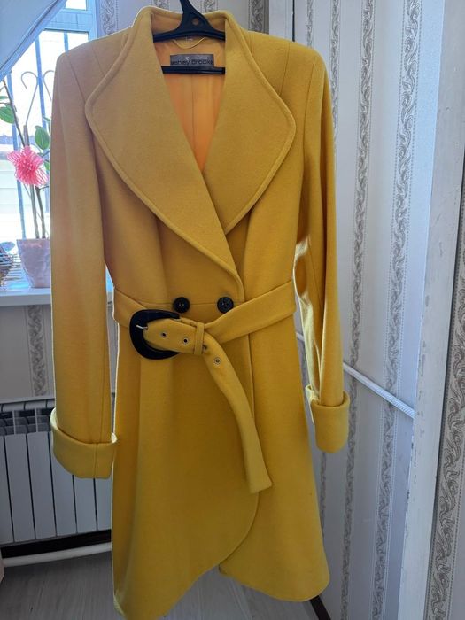 Зимний пуховик и пальто