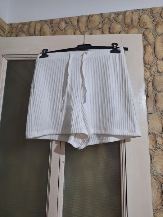 Vând tot ce se vede