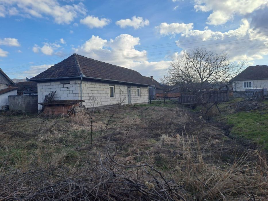 Casa de vanzare in Dezna