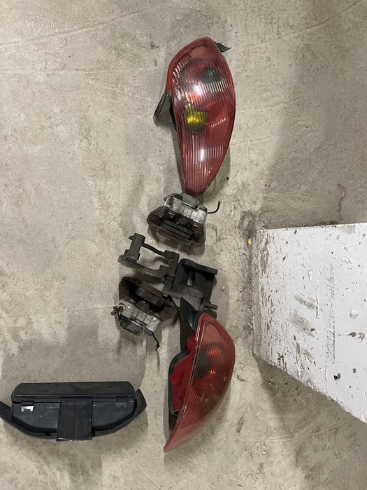 Части Пежо 206 Черно