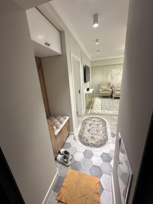 3-комнатная квартира 70 м² с ремонтом неоклассика, Ц-4,