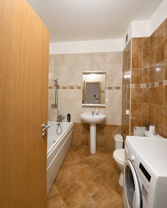 Proprietar vând apartament spațios cu 2 camere, aproximativ 70 m², etaj 2/6 – zona Fabric