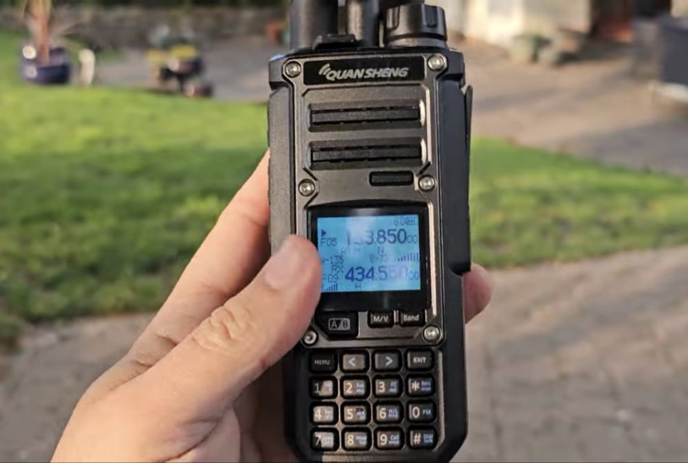 Statie radio portabila Quansheng TK11(8), frecvente CB, UHF si VHF 10w