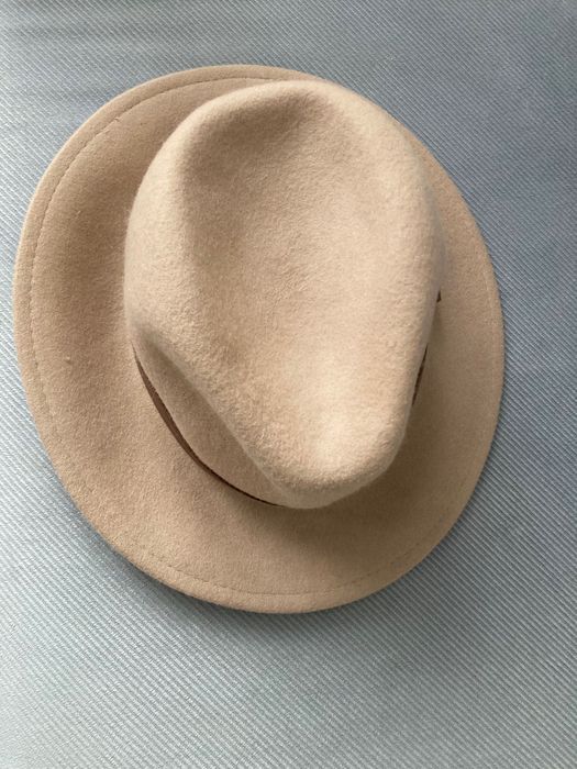 Дамска филцова шапка Зара!