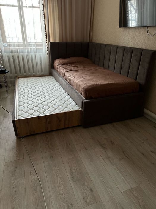 Кровать с выдвижным местом