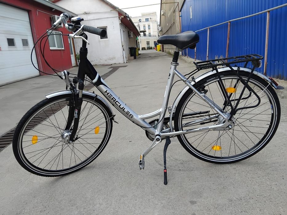 Vând bicicleta din aluminiu pentru damă