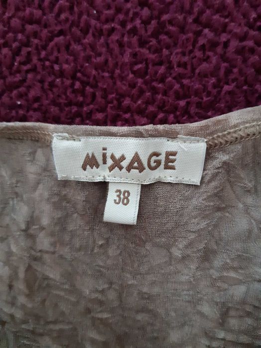 ПРодавам елегантна бутикова рокля