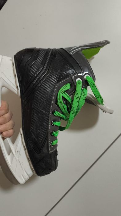 Коньки хоккейные