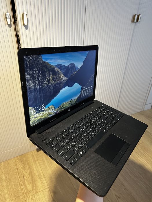 Laptop HP 15 da0324ur , 8GB