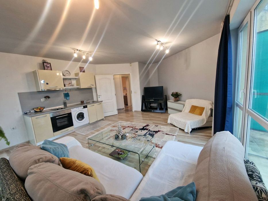 Продава се Двустаен апартамент в Варна, Победа - 70 кв.м за 1232 €/кв.м - Снимка #1