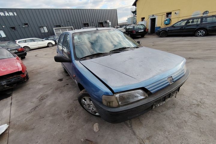 Far dreapta Peugeot 106 1995 1.0 MT (45 hp)