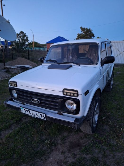 Продам автомобиль нива 21214