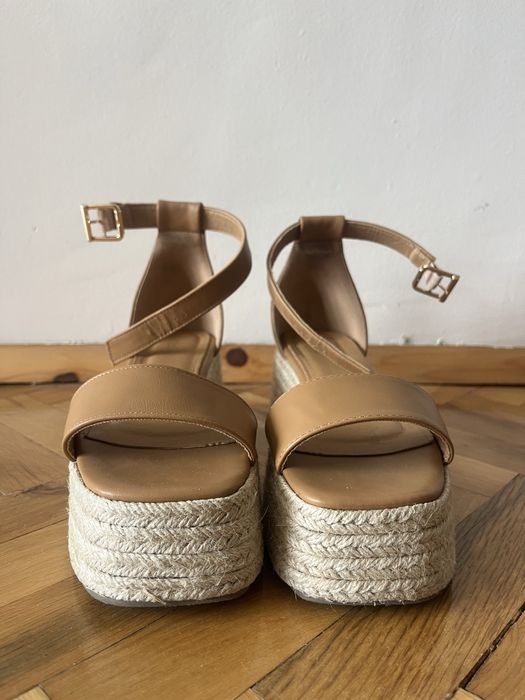 Елегантни летни сандали