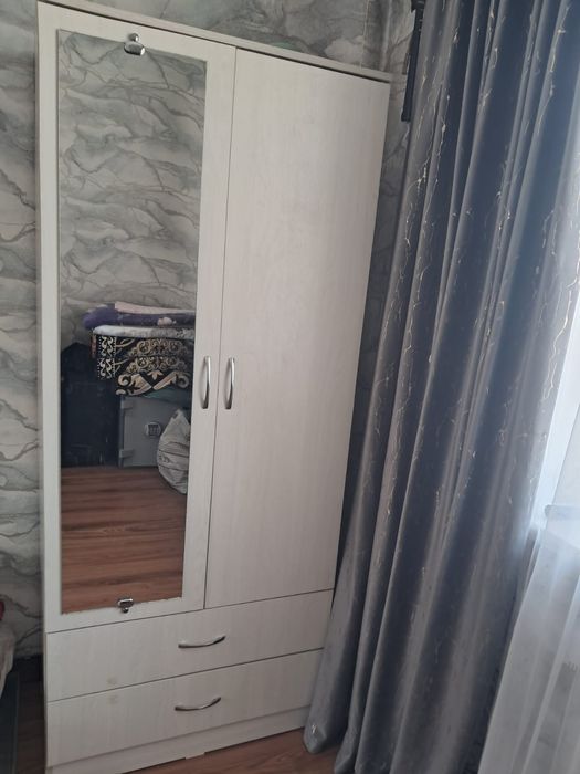 Шкаф двухдверный