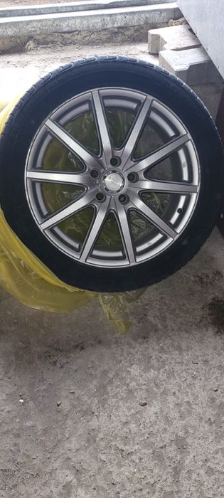продам резину с дисками R18