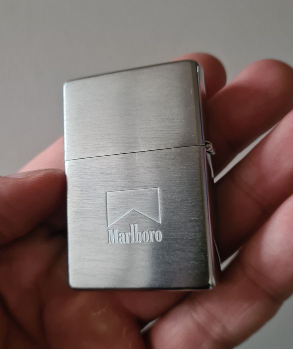 Bricheta Zippo Marlboro Foarte Rara Drumetie