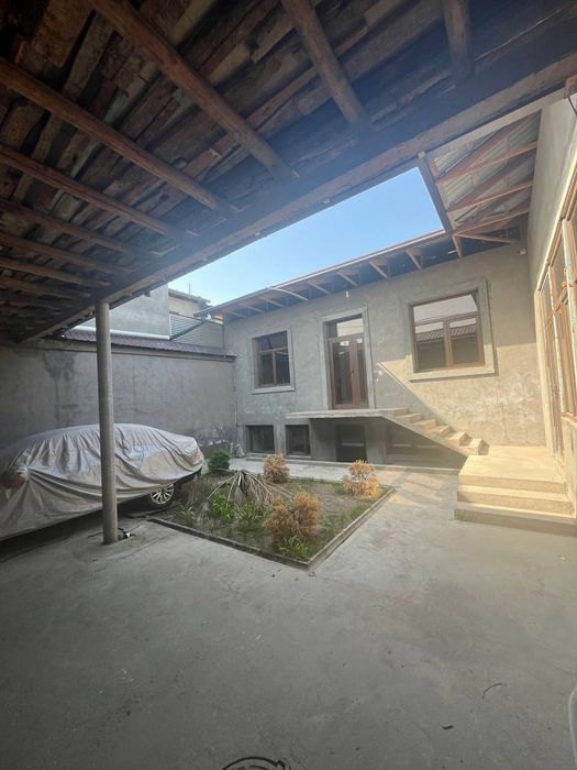 Uy sotiladi Beshqayraĝoch ona bolada