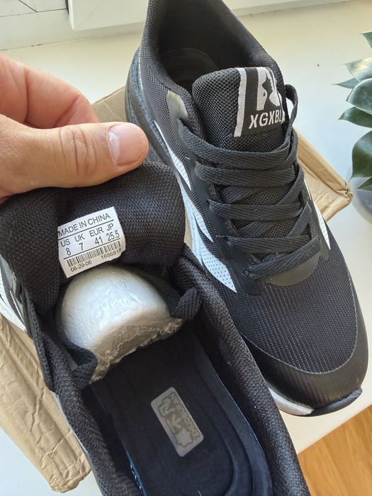 Кросовки на лето 41-42