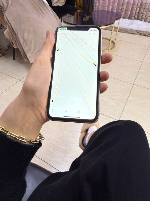 iPhone 11 ozi oladganla qlila