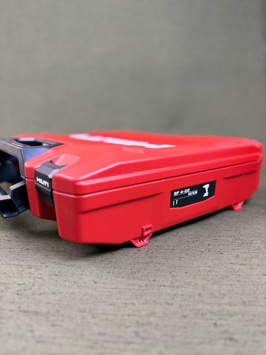 HILTI SF 4-22 NURON акумулаторен винтоверт – 2×4.0Ah, 2025 г.