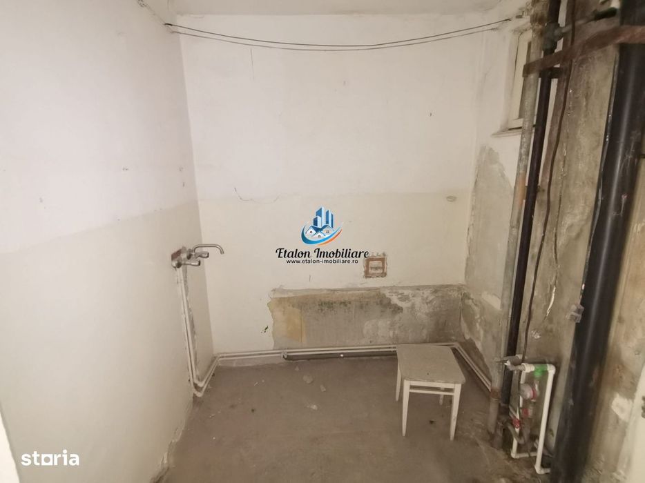 Apartament 3 camere semidecomandat, etaj 3/ LIFT/ Orion Darmanesti