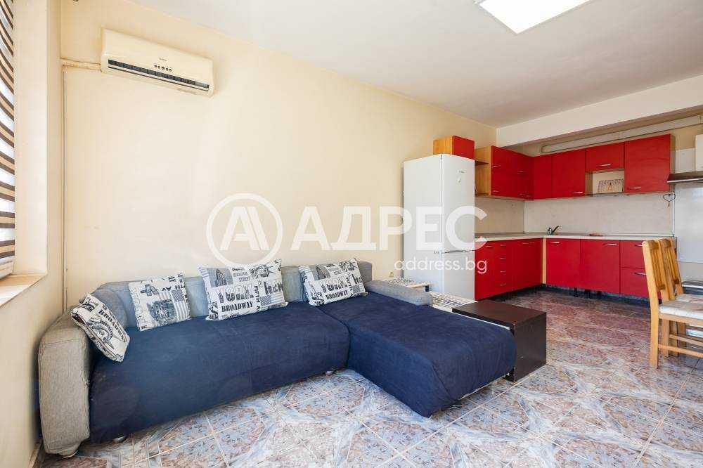 Само от АДРЕС! Тристаен апартамент, Лятно кино Тракия, гр. Варна