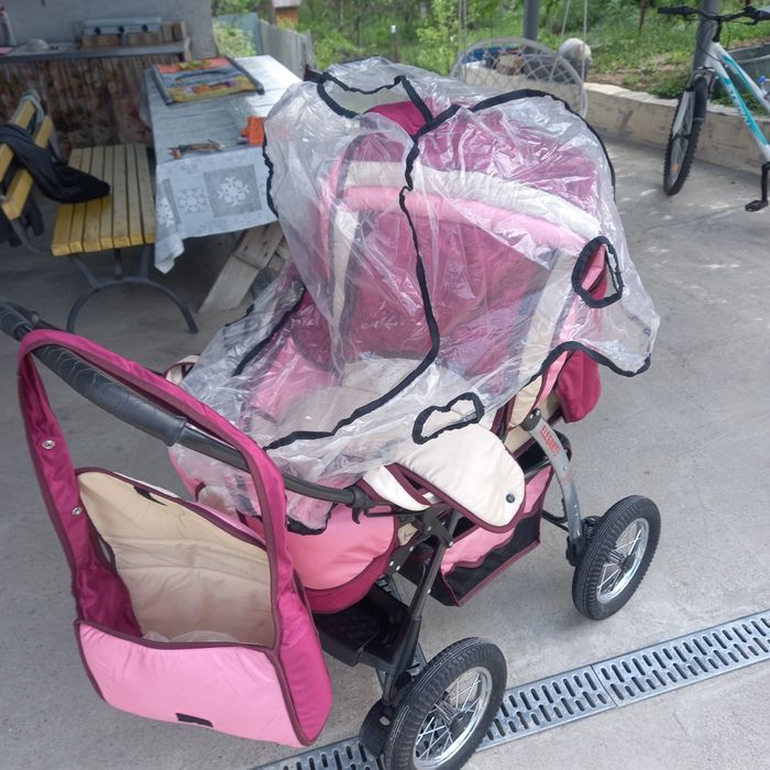 Детская коляска.