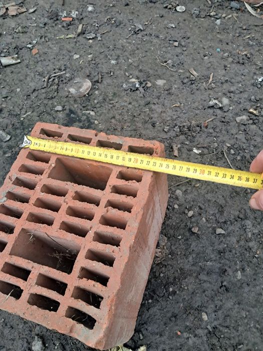 Caramida de vânzare