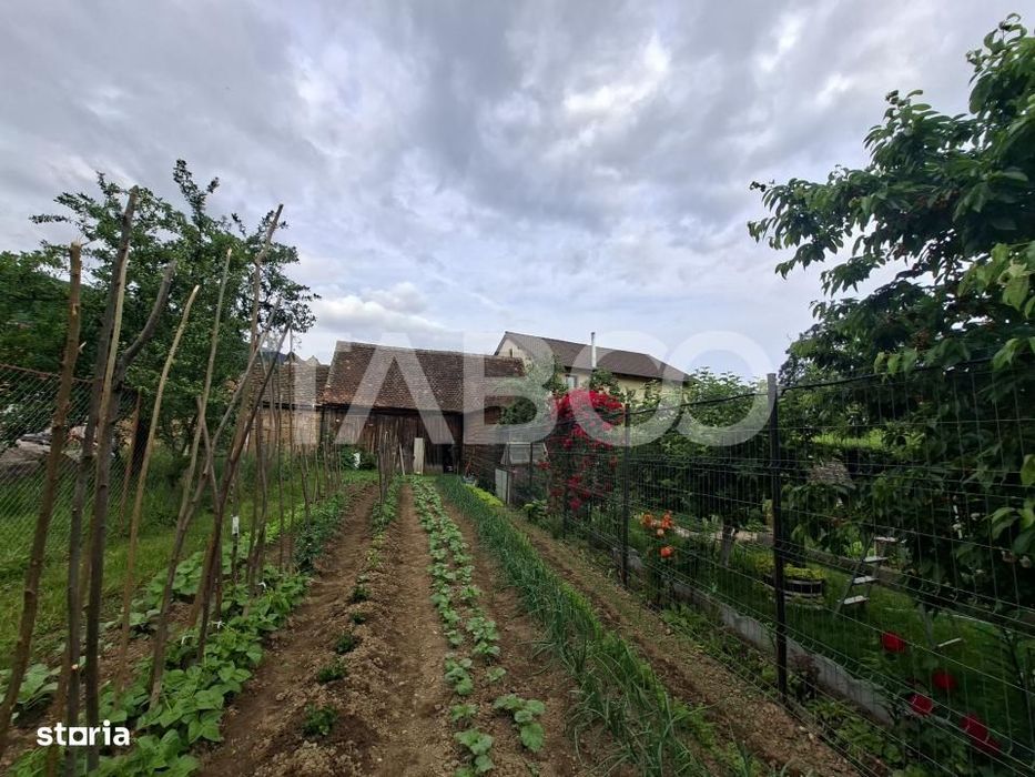 Casa individuala de vanzare in Poplaca -acces auto si strada asfaltata