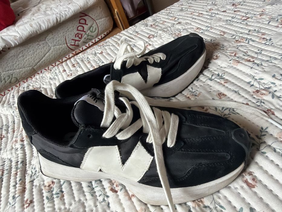 женские кроссовки