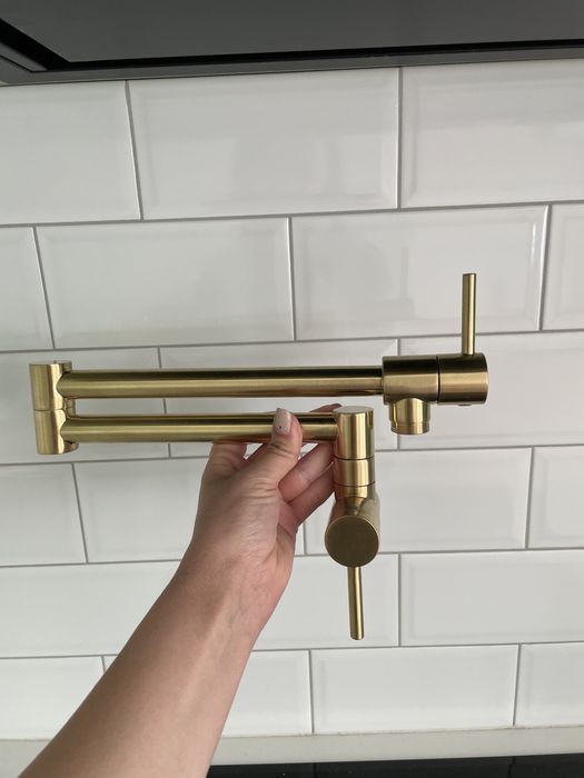 Pot filler (смесител)