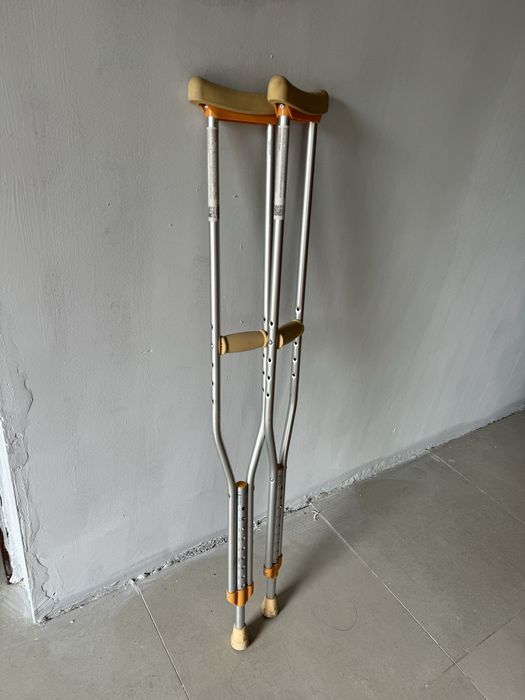 Костыли бежевые