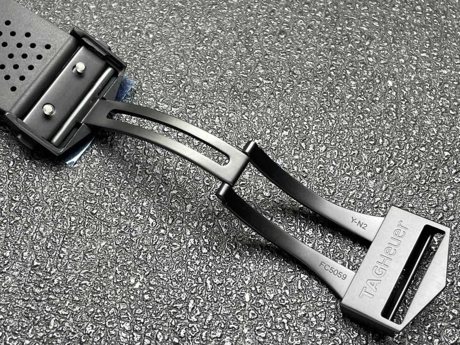 Tag Carrera Skeleton златисто/черно