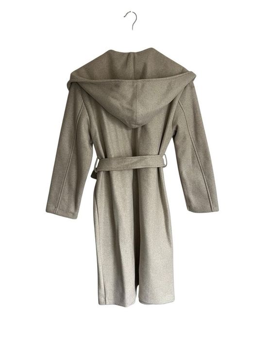 Бежово палто с качулка и колан